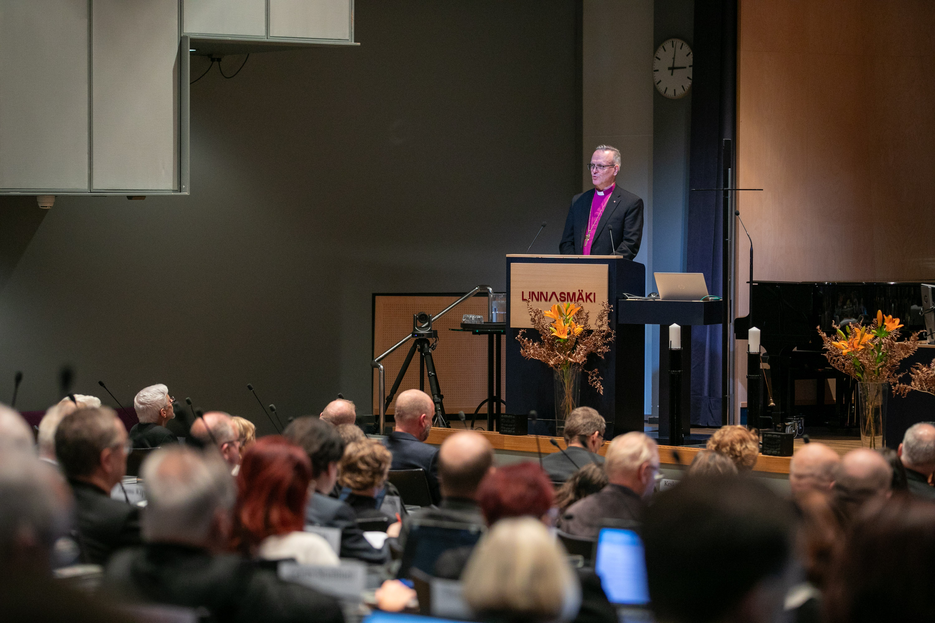 Arkkipiispa Tapio Luoma pitämässä avauspuhetta kirkolliskokouksessa.