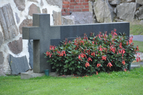 Liedon kirkon hautausmaa_2013 (58)_S.jpg